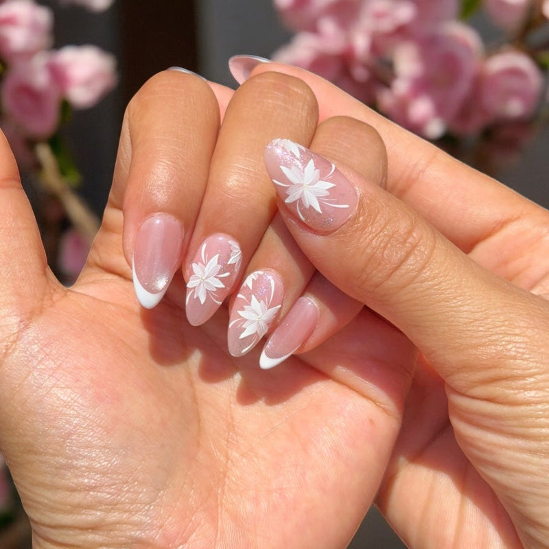 Shining White Nail O Lash