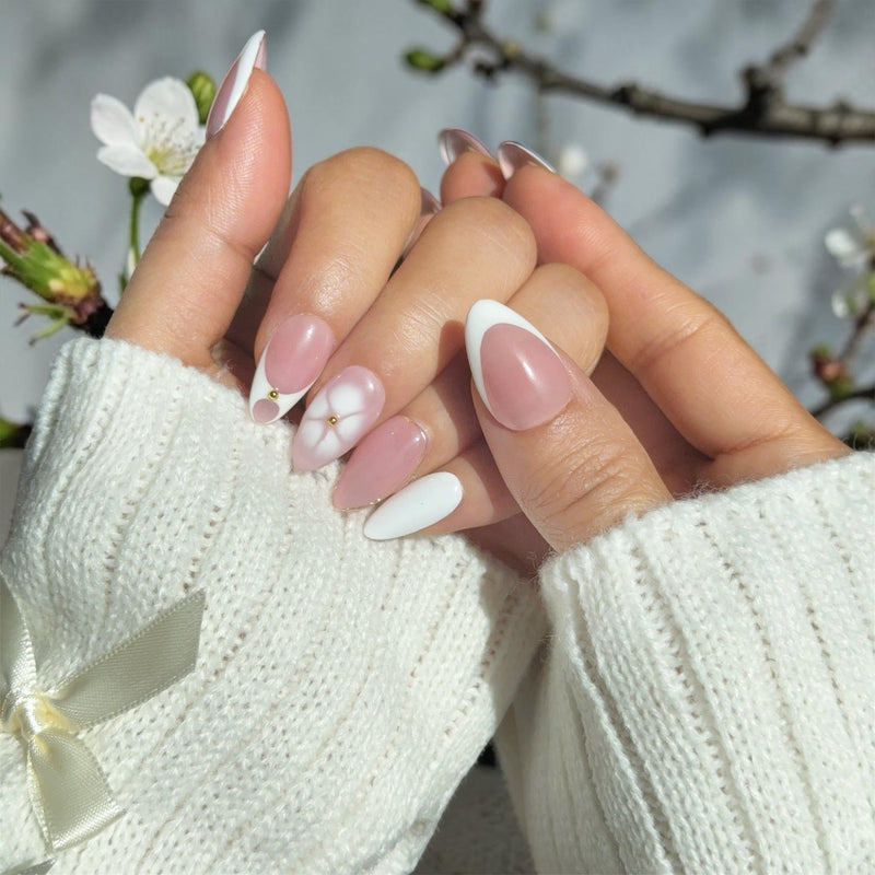 White blossom dream Nail O Lash